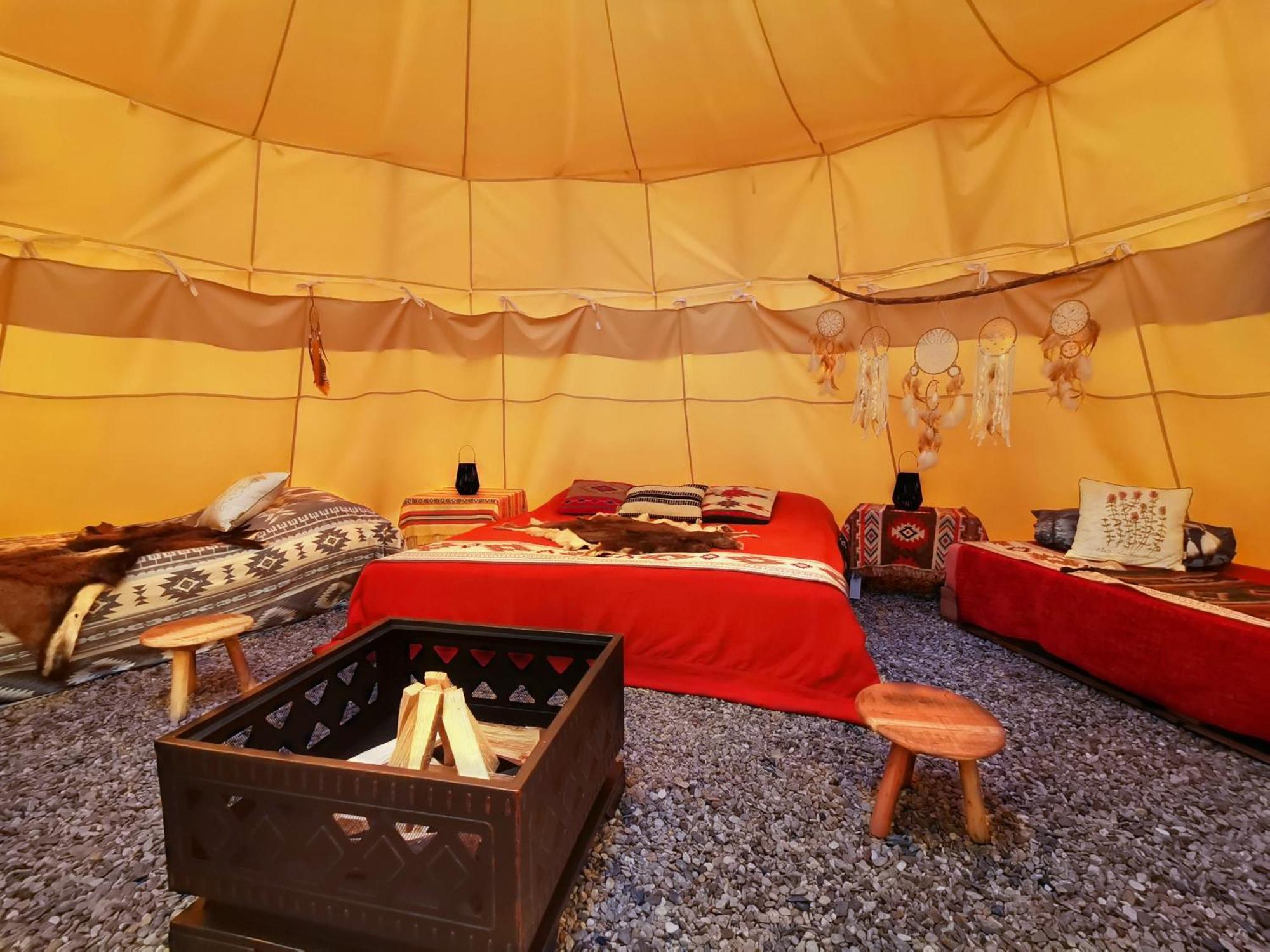 Teepee Camp Lounky Hotel Chodouny Екстериор снимка