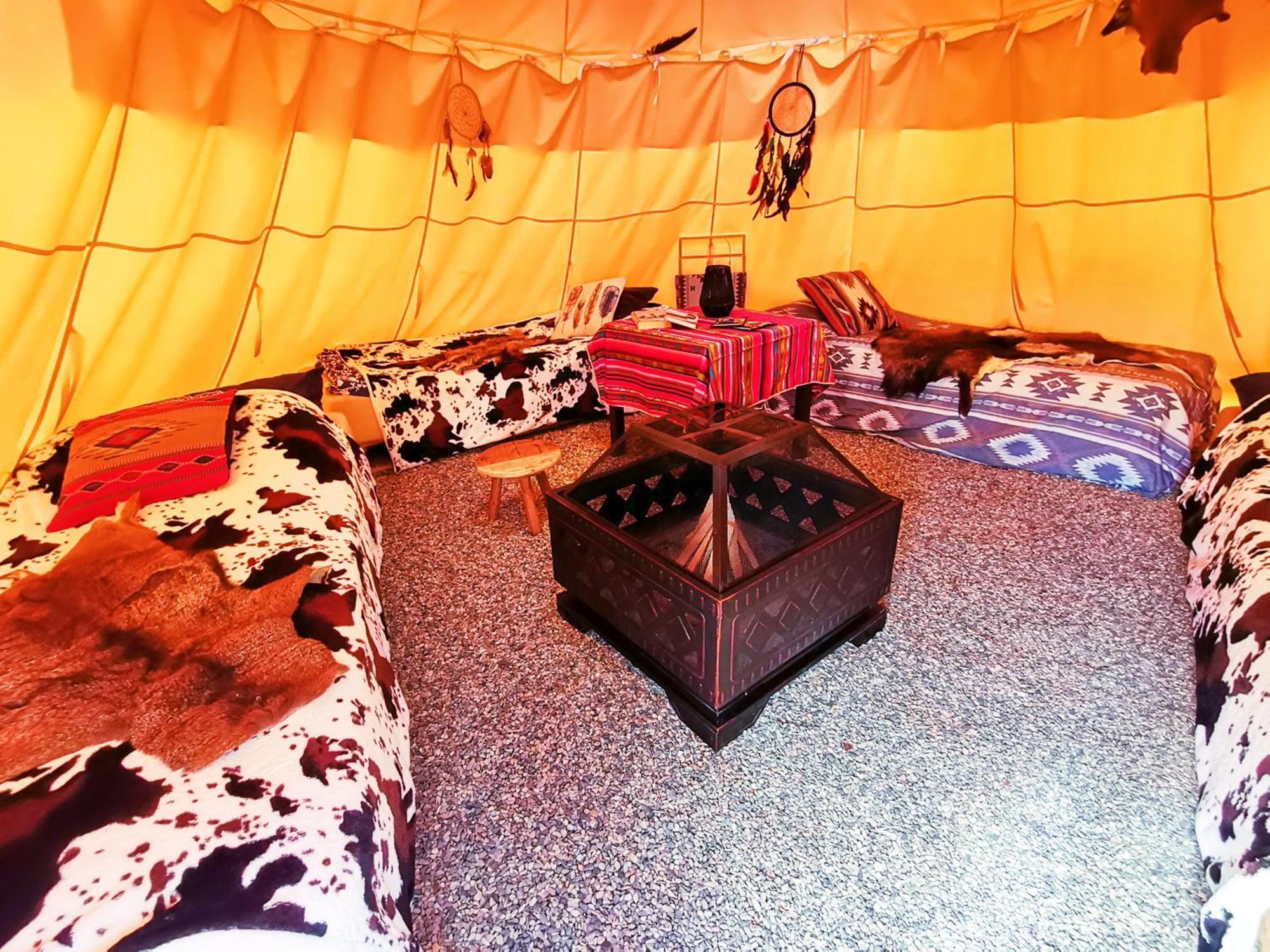 Teepee Camp Lounky Hotel Chodouny Екстериор снимка